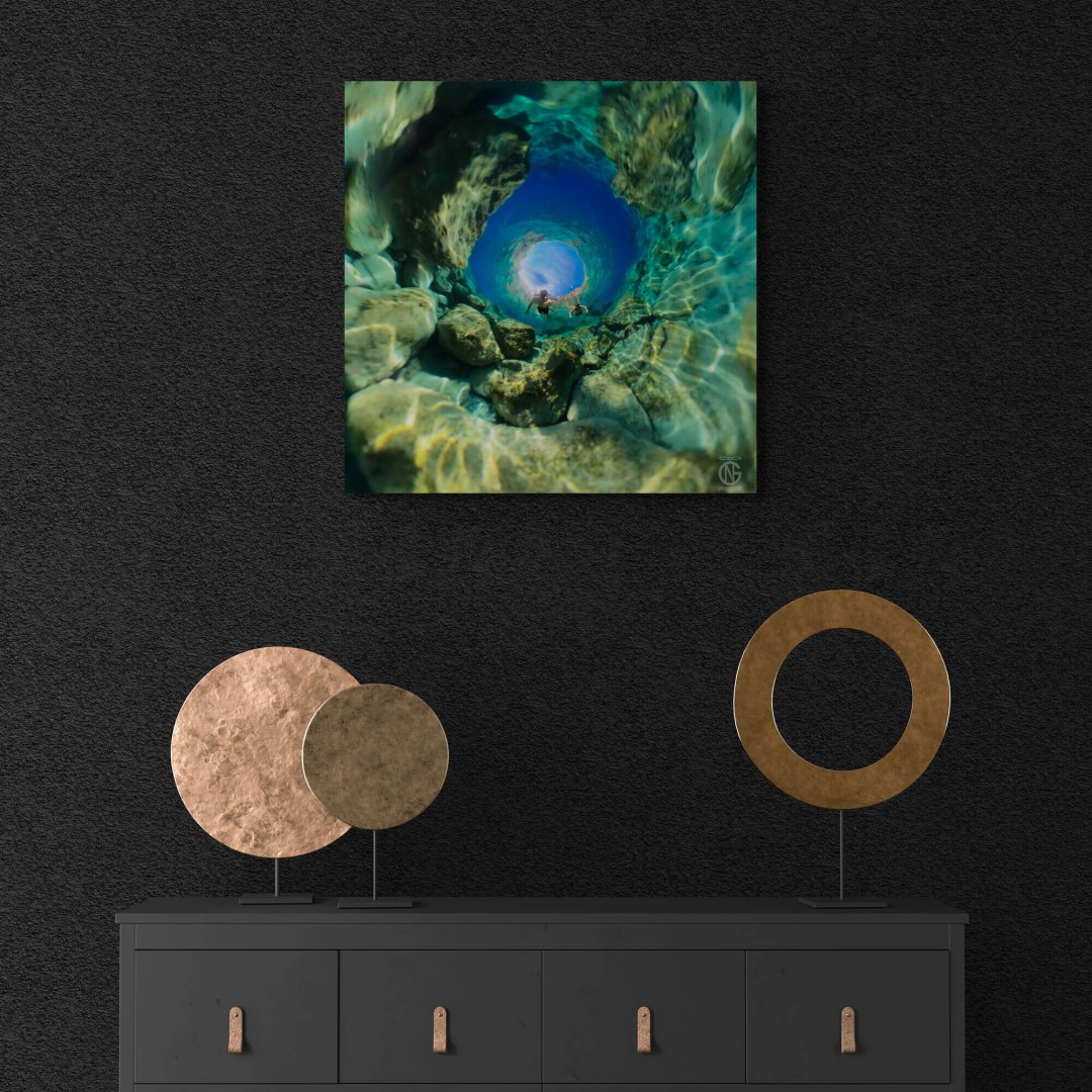 modern black wall with 360° canvas art – premium handmade from Greece